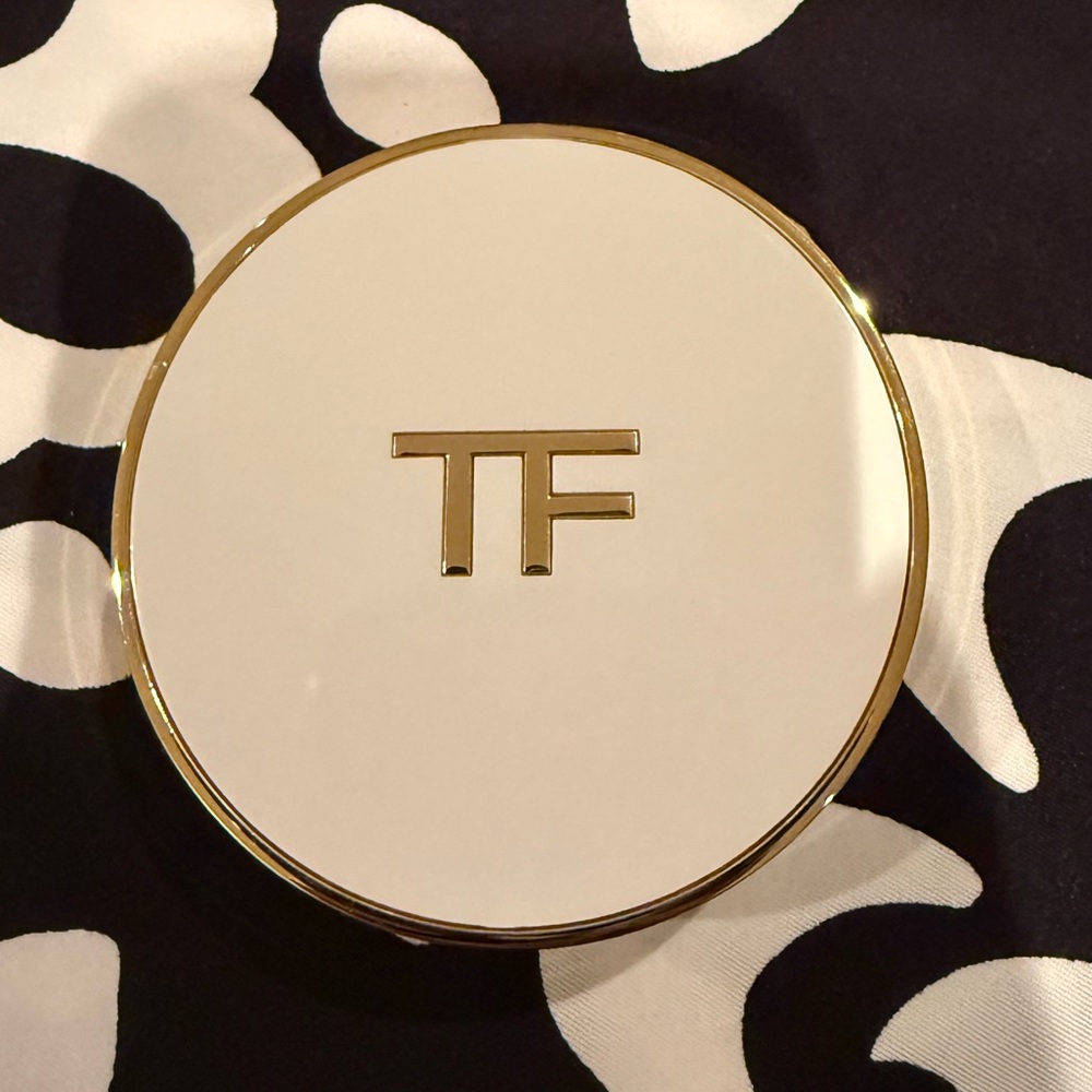 NIB Tom Ford Glow Up Foundation empty compact